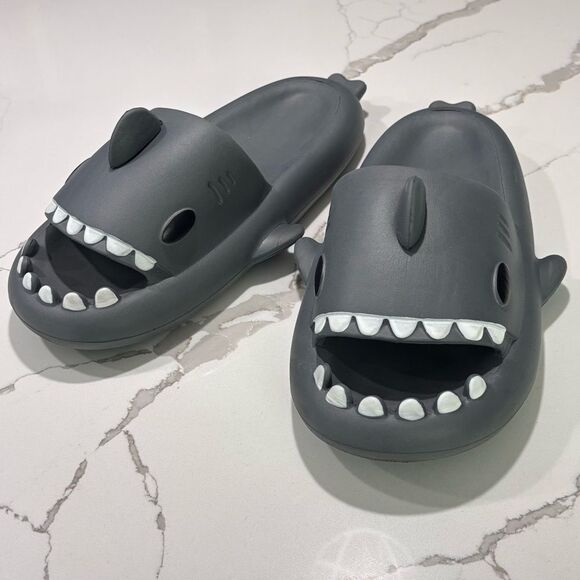 Men’s Women's Unisex Non Slip Grey Shark Slip On Slides - Picture 1 of 15